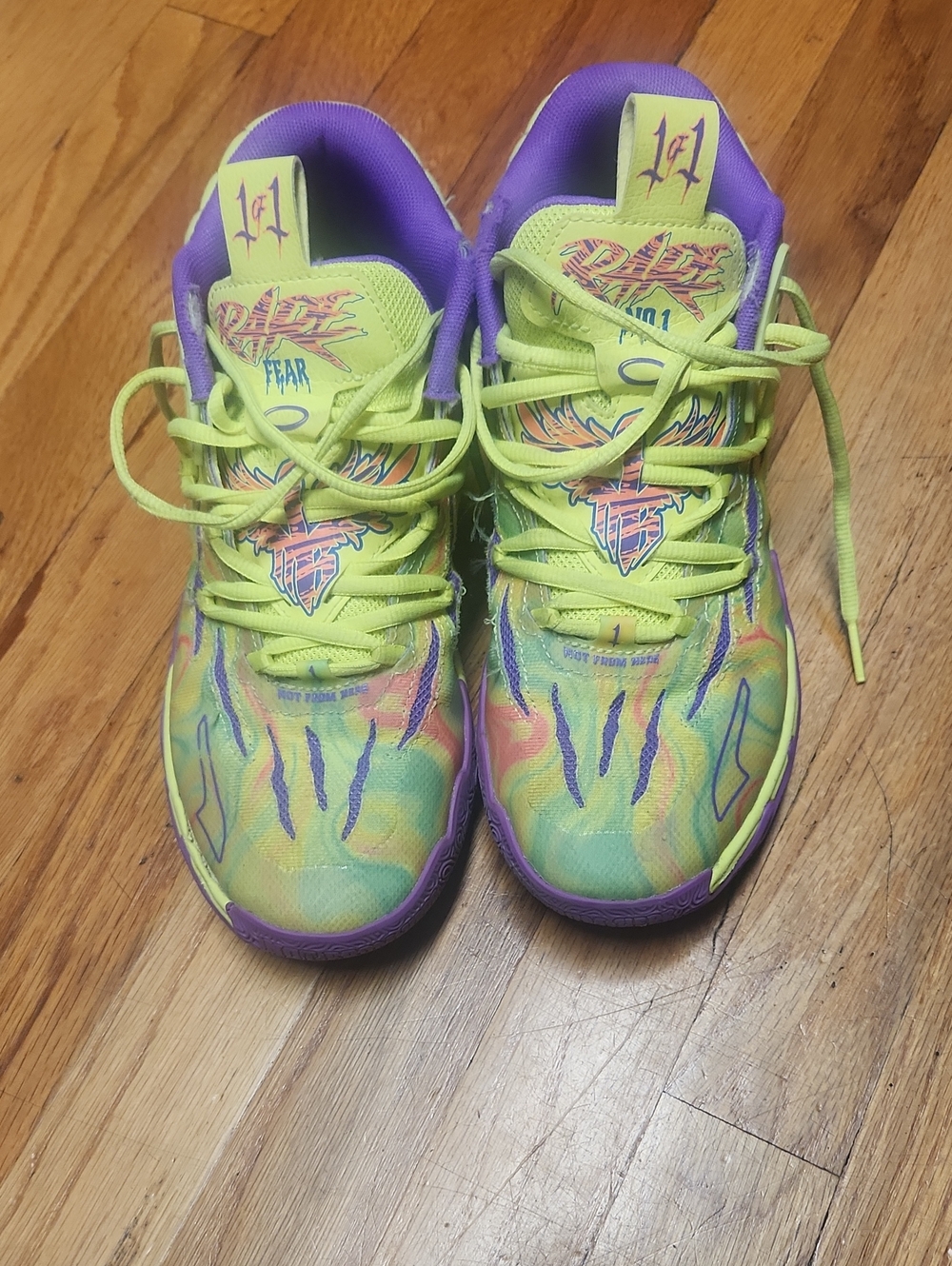 Basketball Shoes - Neon Yellow & Purple, 6, EUC